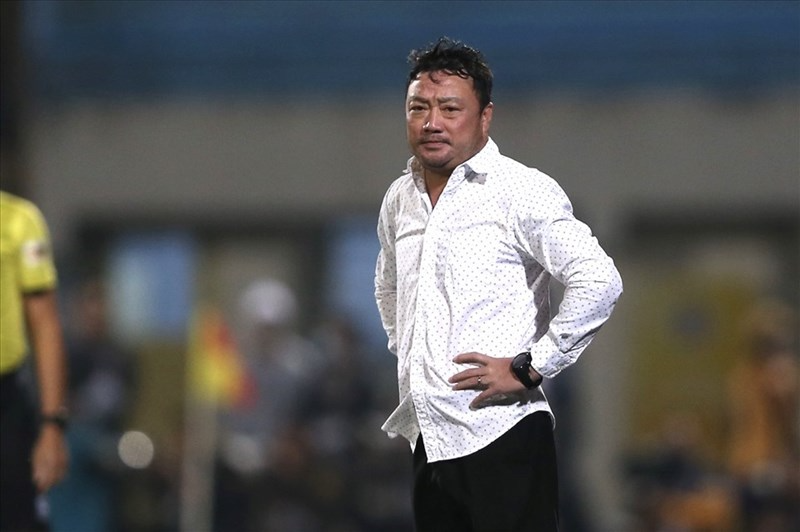 Hình ảnh về huấn luyện viên Trương Việt Hoàng